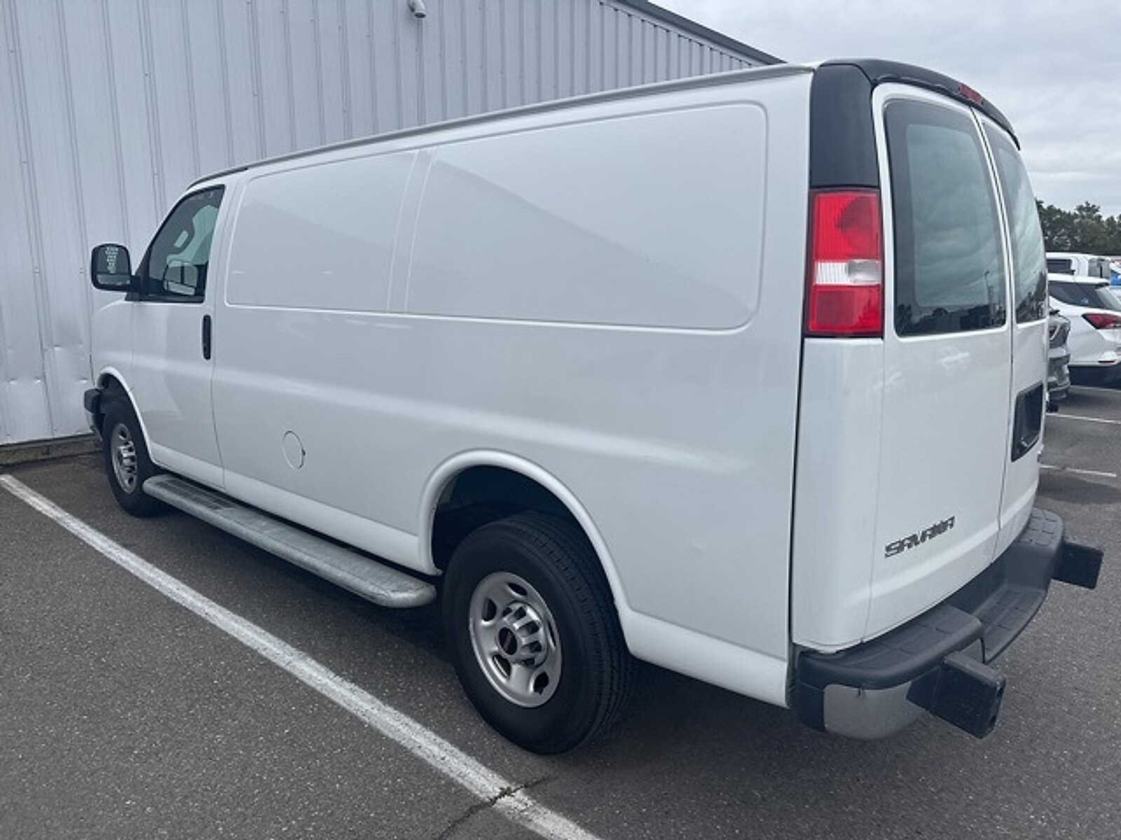2023 Gmc Savana Cargo 2500 photo 4