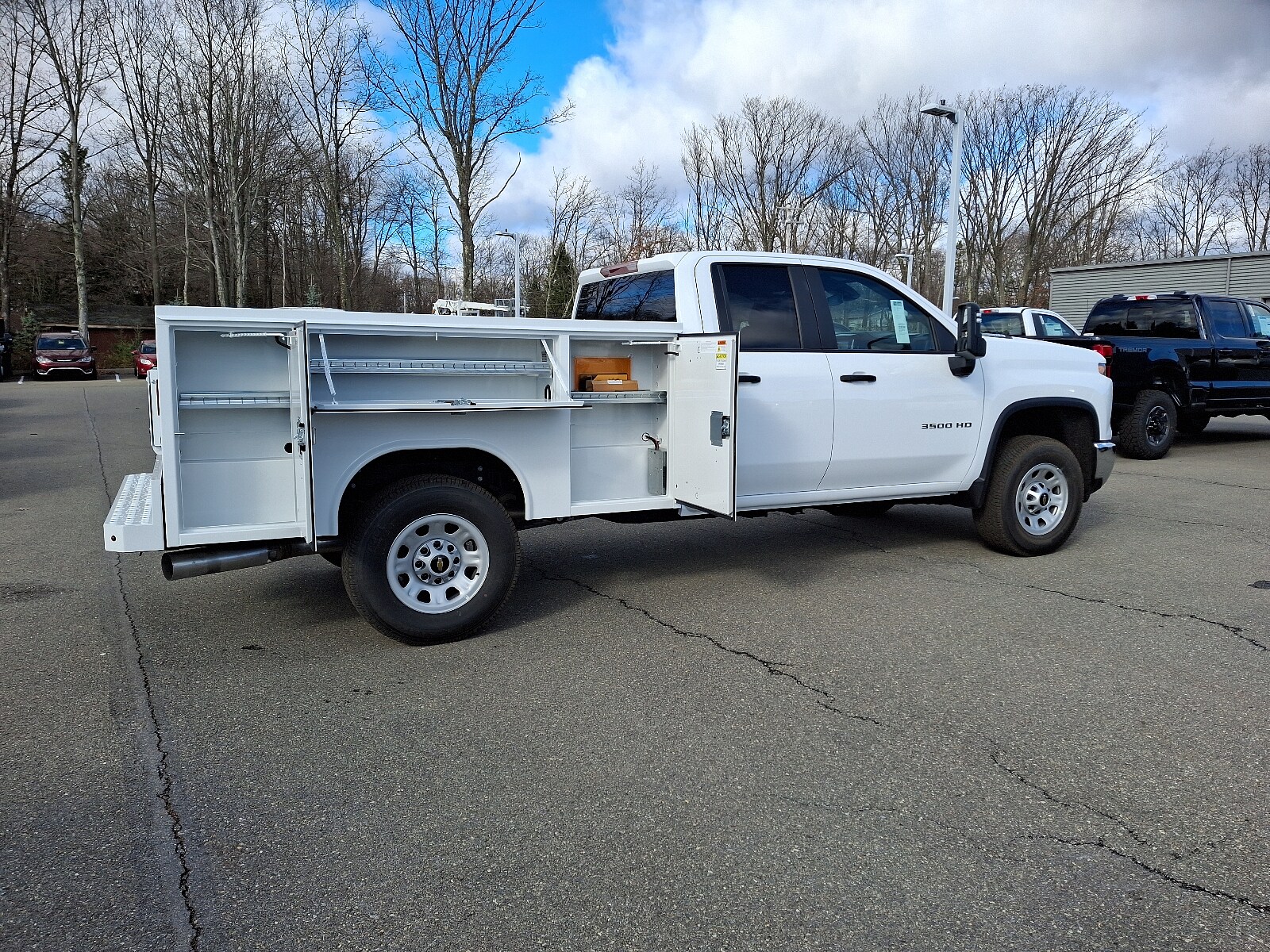 2025 Chevrolet Silverado 3500HD photo 4