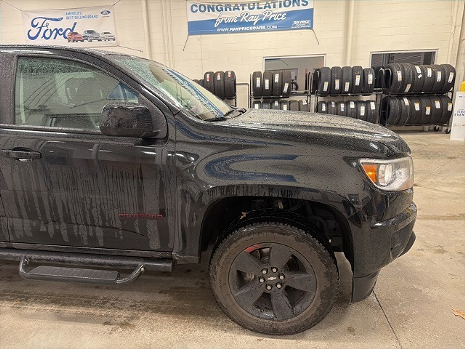 2019 Chevrolet Colorado LT photo 3