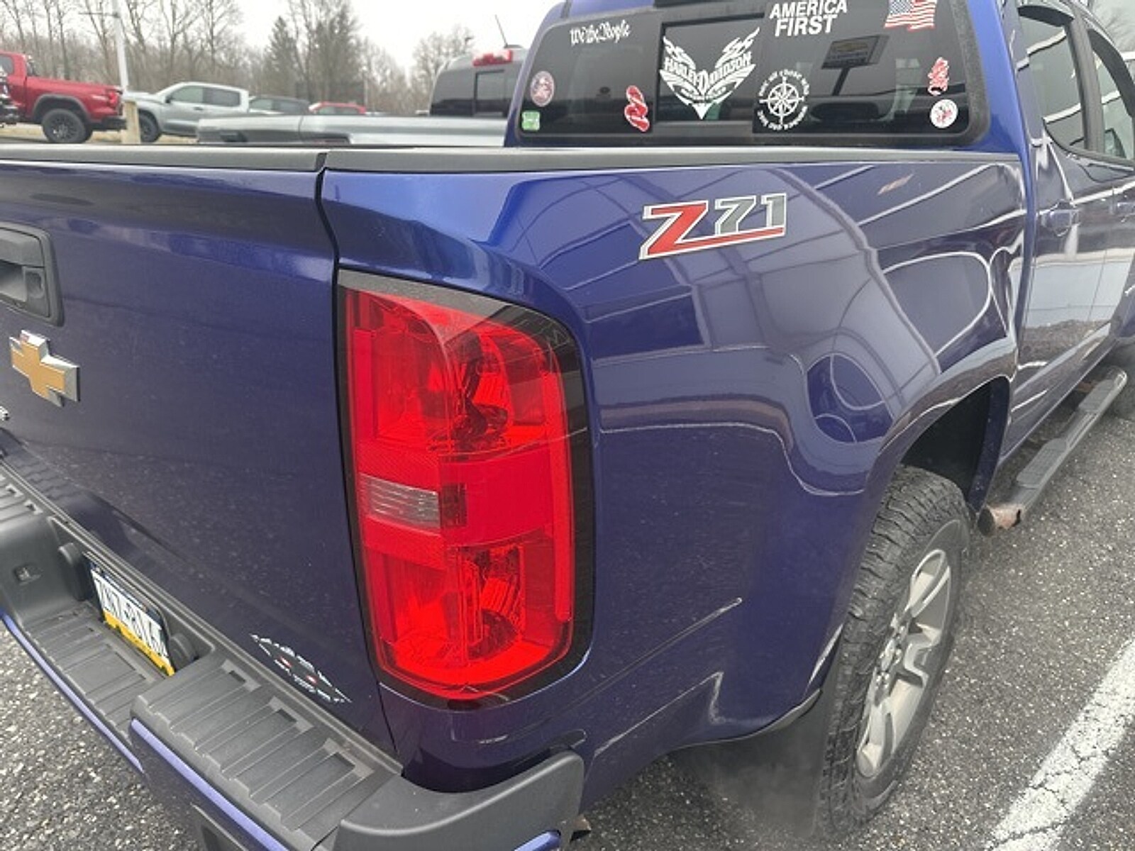 2017 Chevrolet Colorado Z71 photo 2