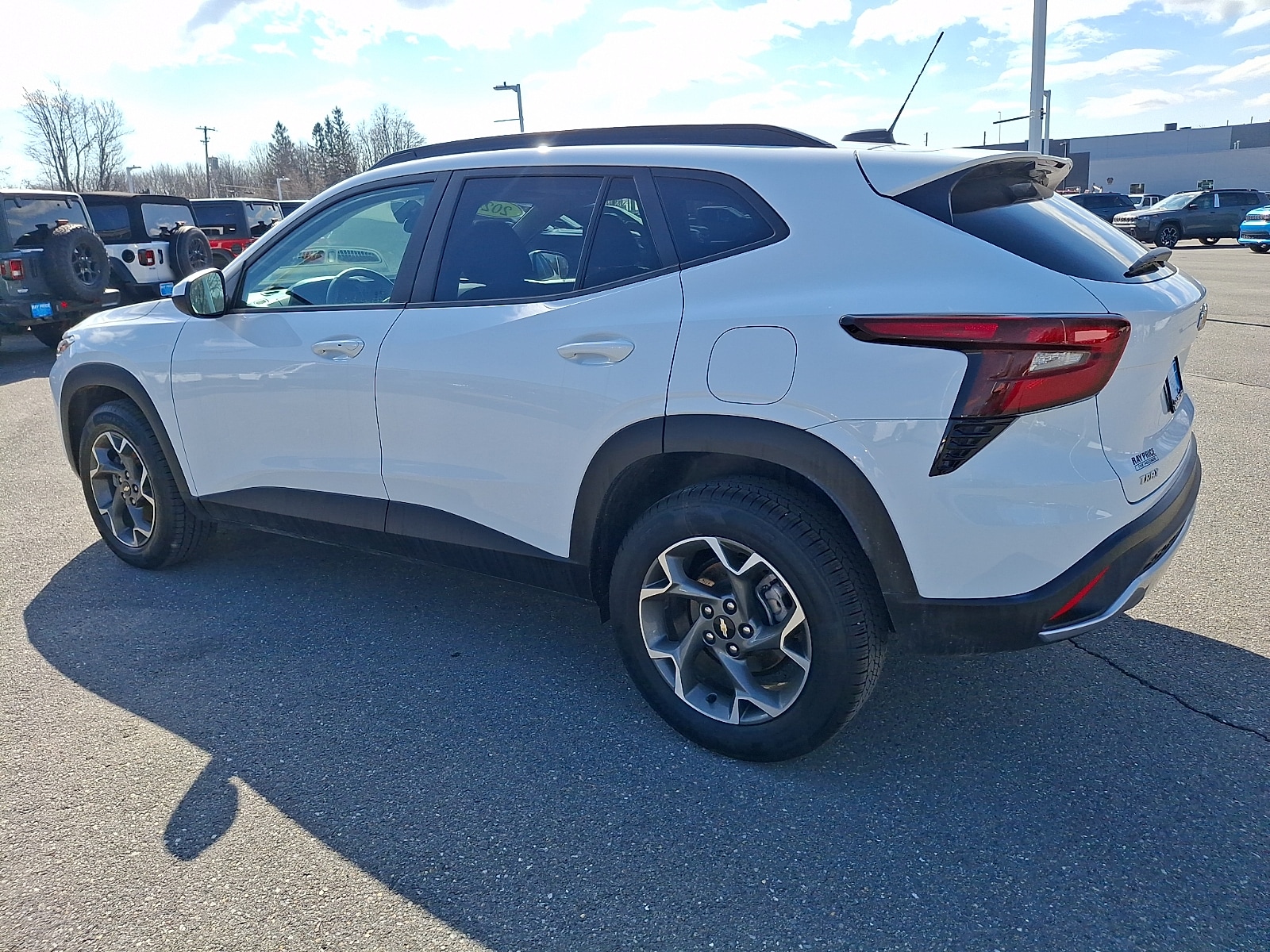 2024 Chevrolet Trax LT - Photo 4