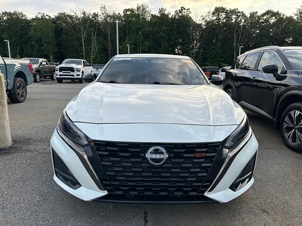 Used 2023 Nissan Altima SR VC-Turbo FWD Sedan