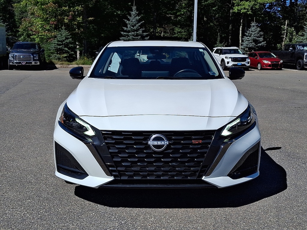 Used 2023 Nissan Altima SR VC-Turbo FWD Sedan