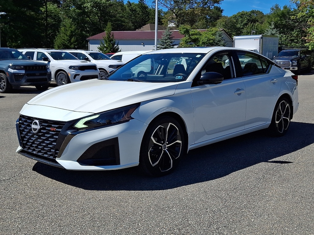 Used 2023 Nissan Altima SR VC-Turbo FWD Sedan
