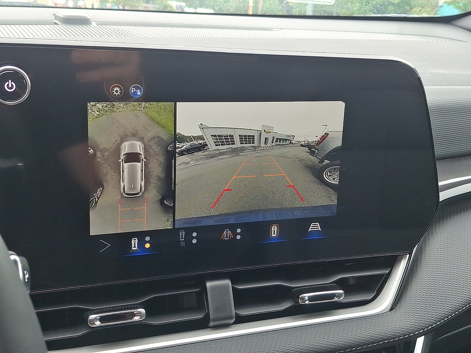 2026 Chevrolet Equinox LT - Photo 13