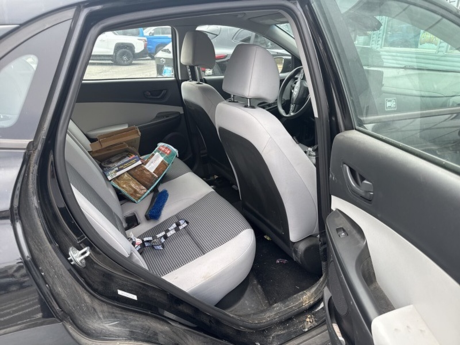 2022 Hyundai Kona SE photo 3