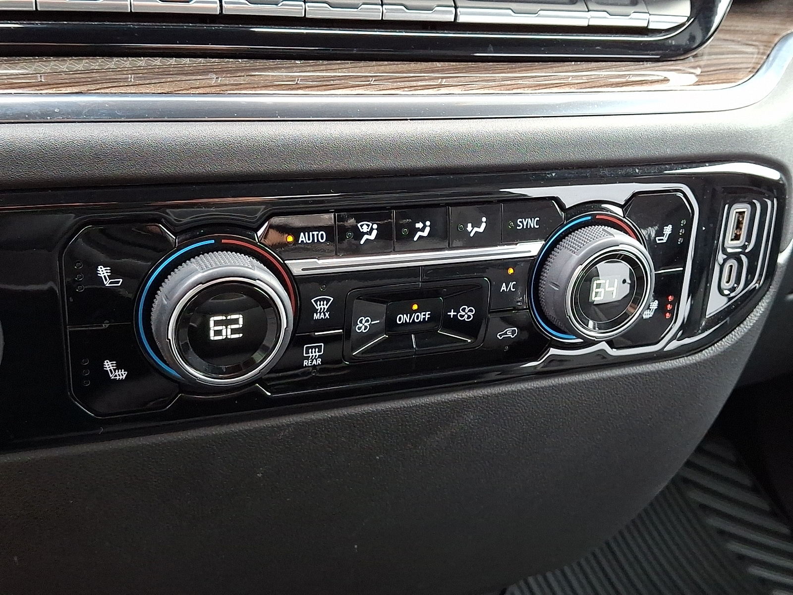 2024 Chevrolet Silverado 1500 LT - Photo 15
