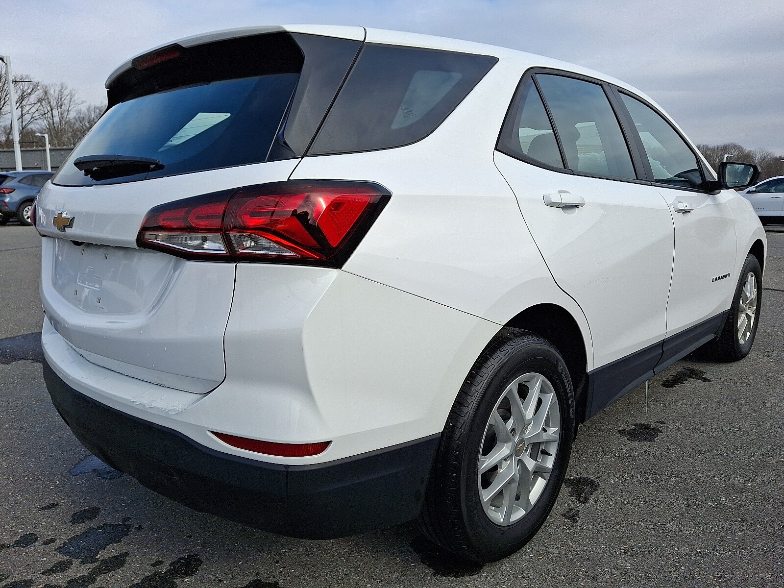 2024 Chevrolet Equinox LS photo 2