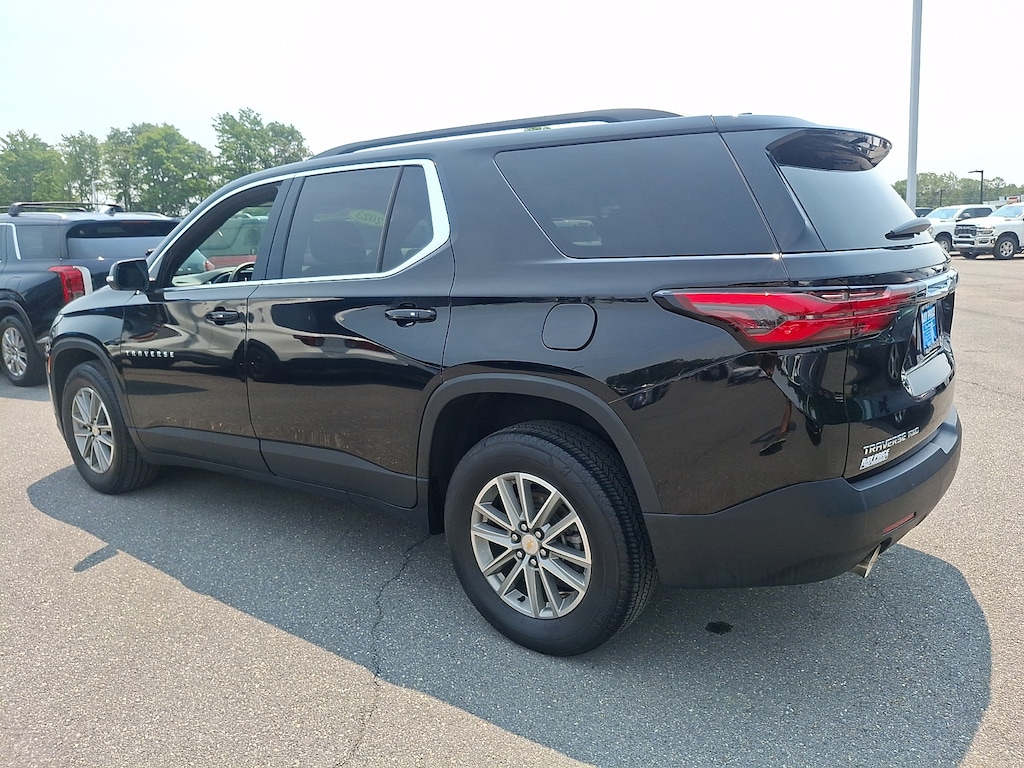 Used 2023 Chevrolet Traverse LT Cloth SUV