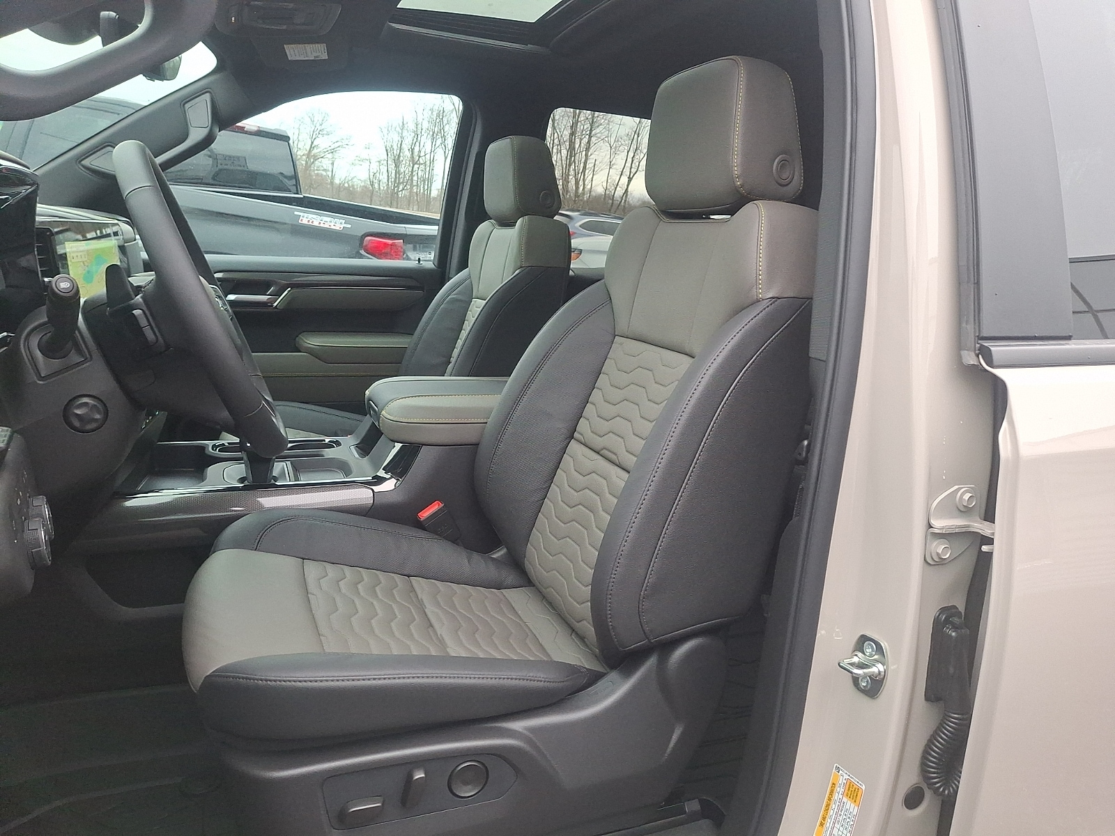 2026 Chevrolet Silverado 1500 ZR2 - Photo 9