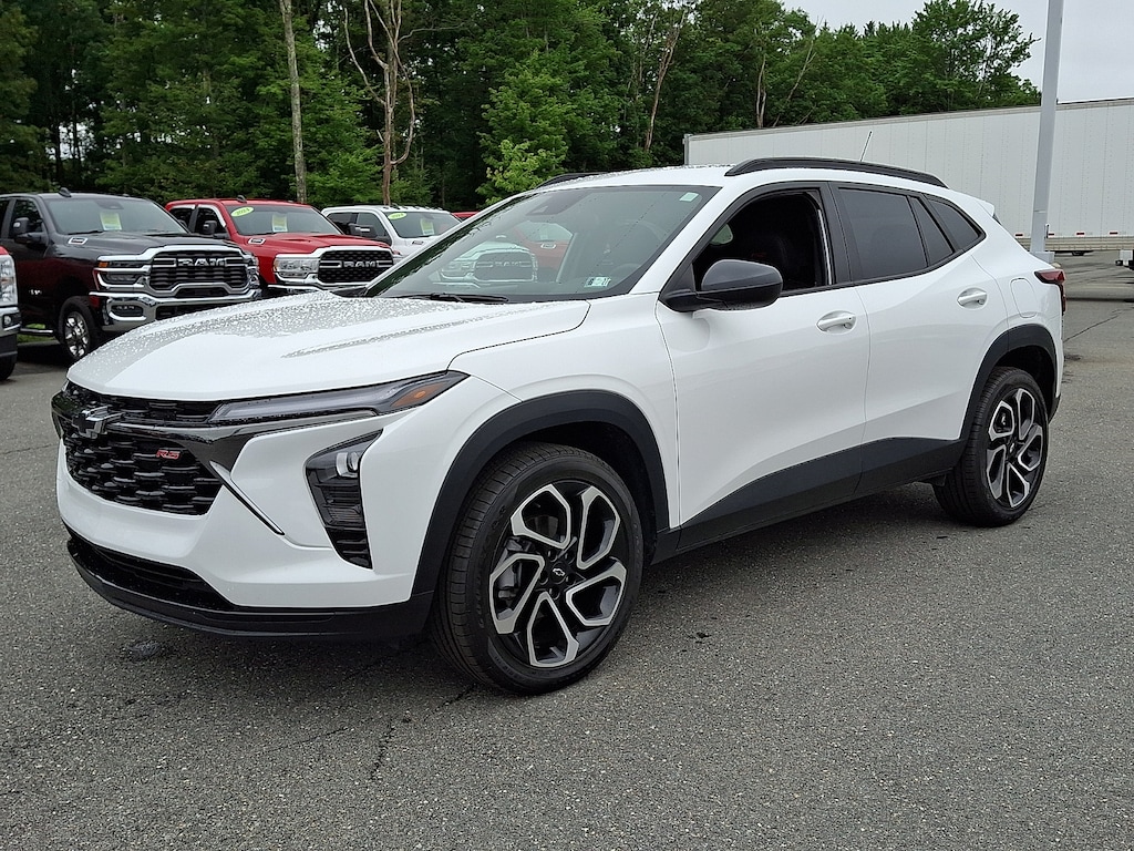 Used 2025 Chevrolet Trax 2RS SUV