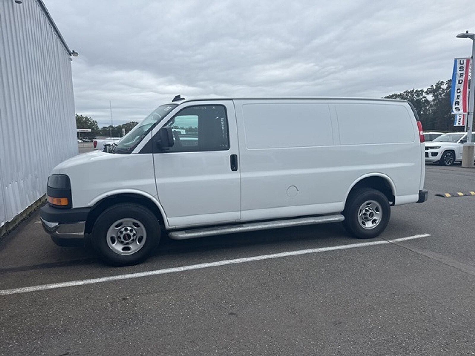 2023 Gmc Savana Cargo 2500 photo 2
