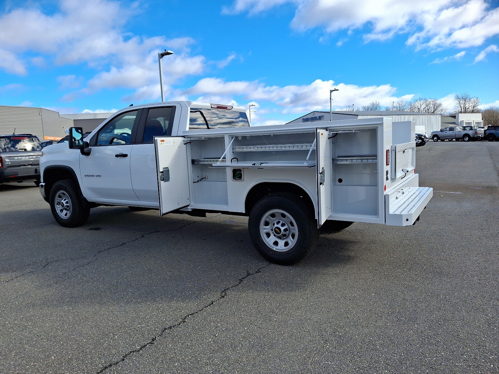 2025 Chevrolet Silverado 3500HD photo 3