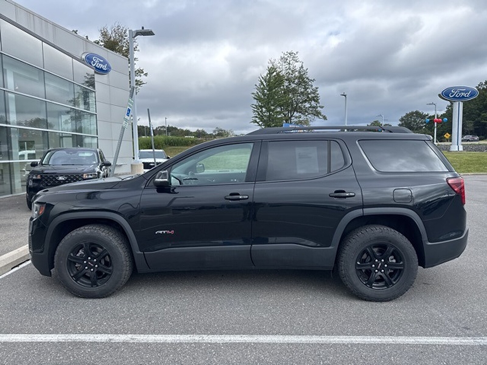 2023 Gmc Acadia AT4 photo 2