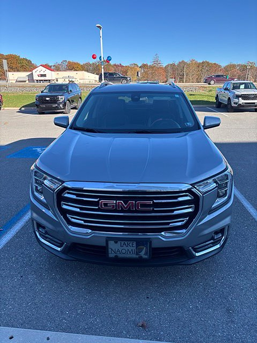 Used 2024 GMC Terrain SLT SUV