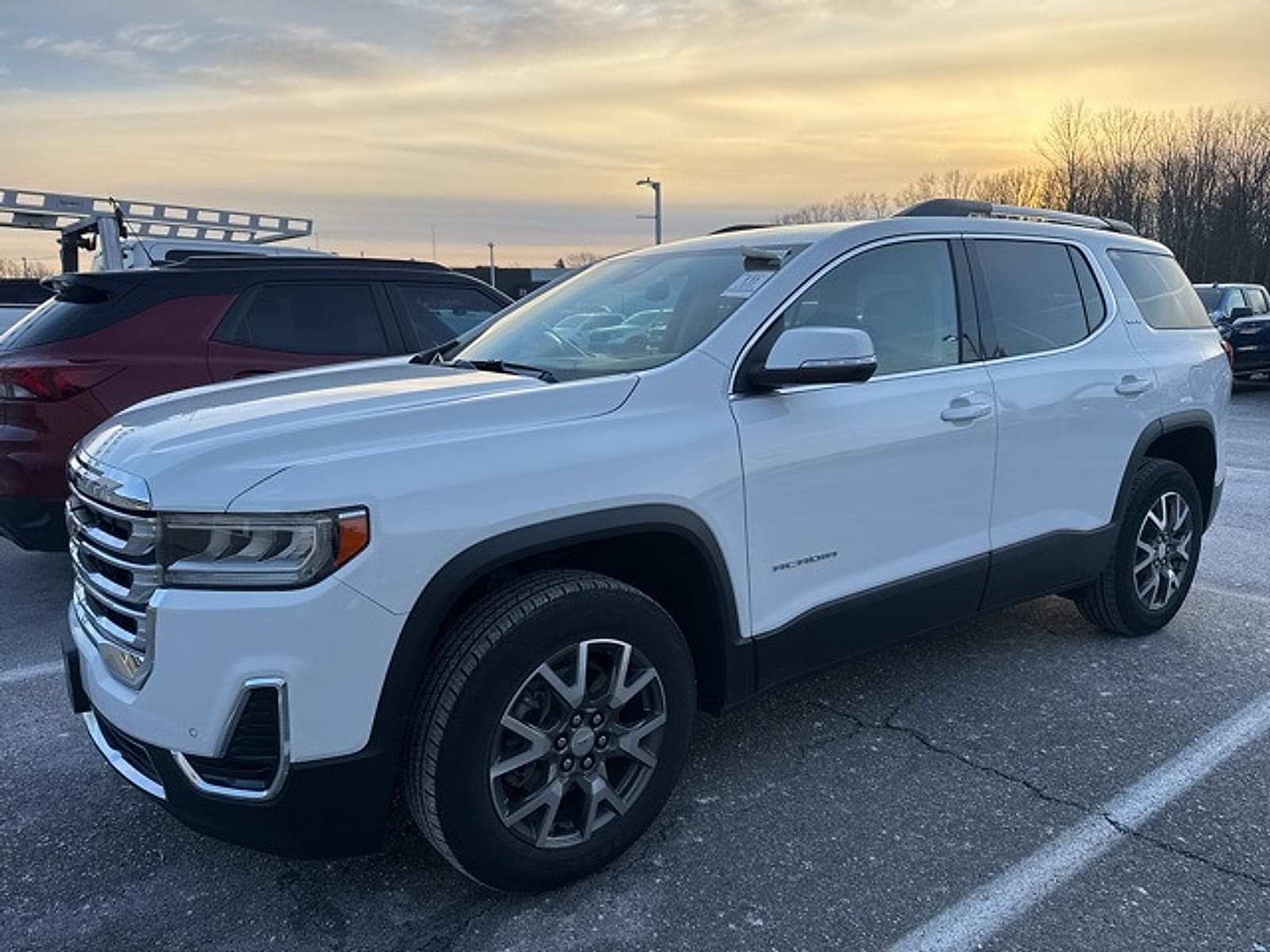 2023 GMC Acadia SLE's photo