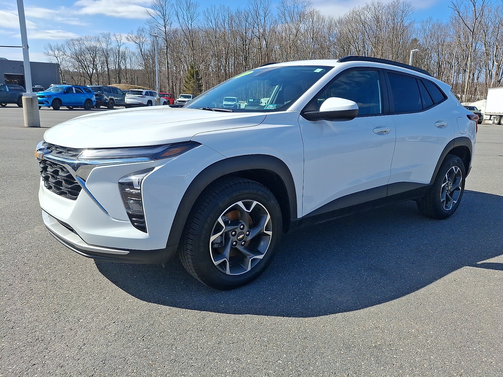 2024 Chevrolet Trax LT - Photo 3
