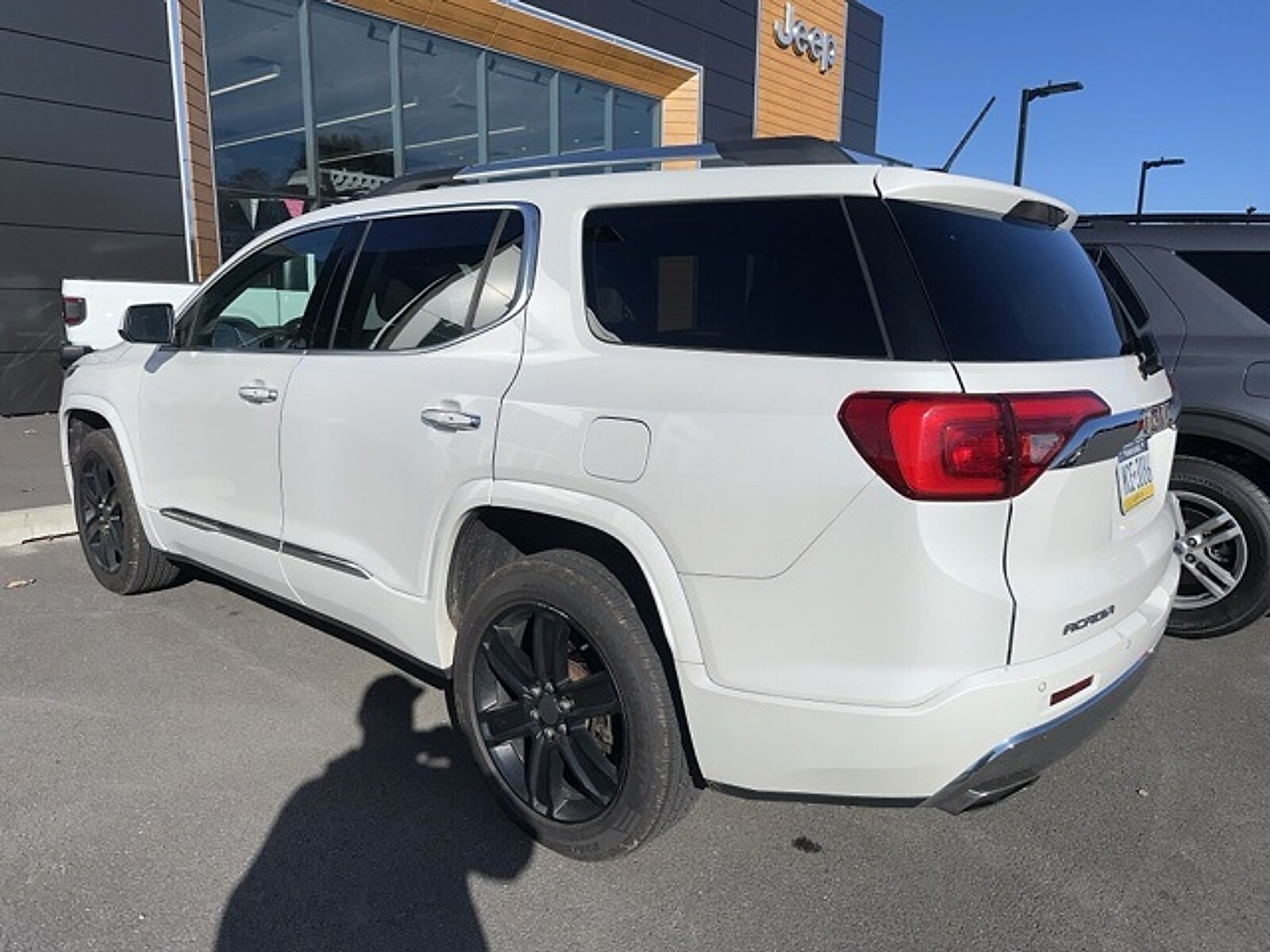 2019 Gmc Acadia Denali photo 2