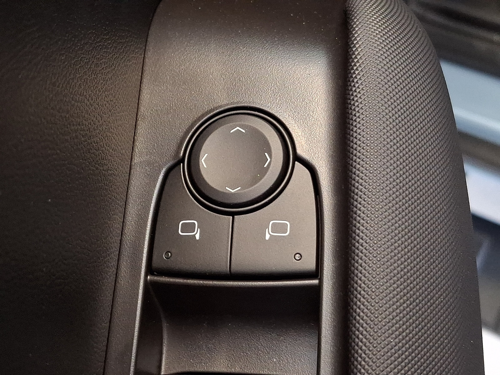 2026 Chevrolet Colorado Z71 - Photo 16