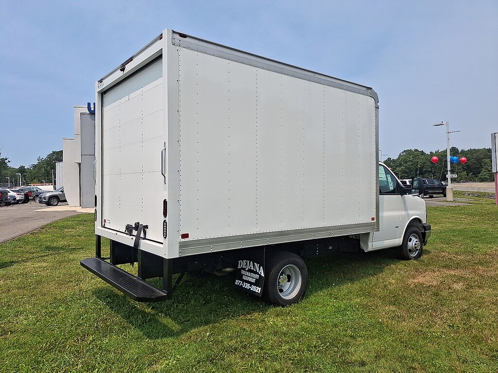 New 2026 Chevrolet Express Cutaway 3500 1WT Cutaway Van