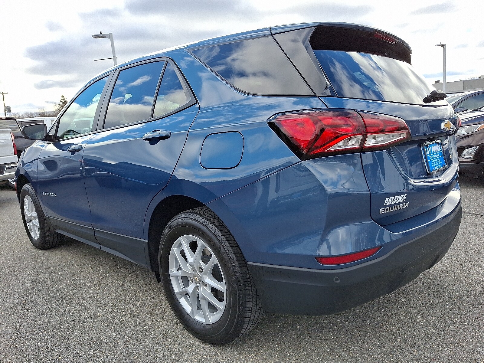 2024 Chevrolet Equinox LS photo 4