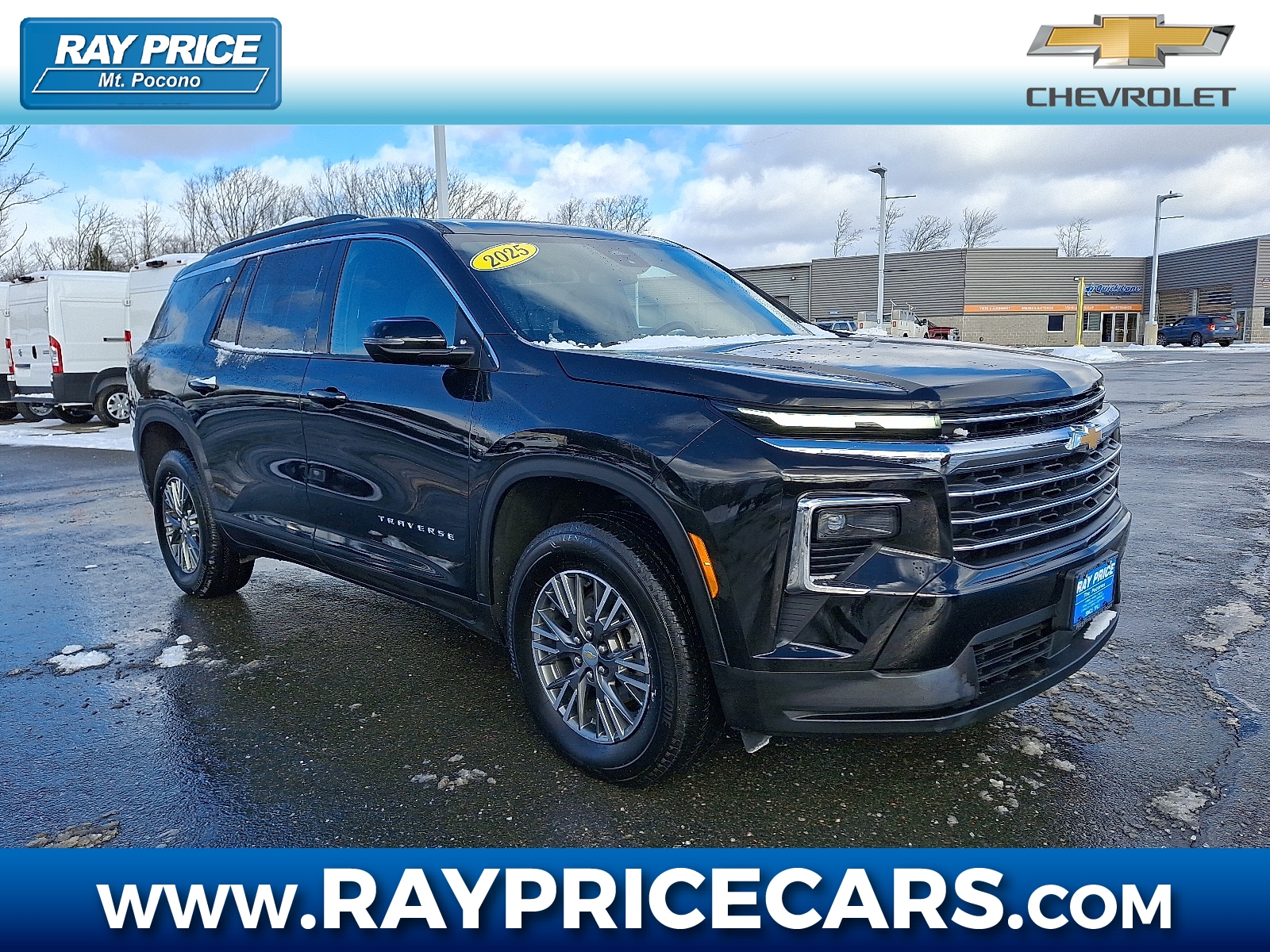 2025 Chevrolet Traverse LT's photo