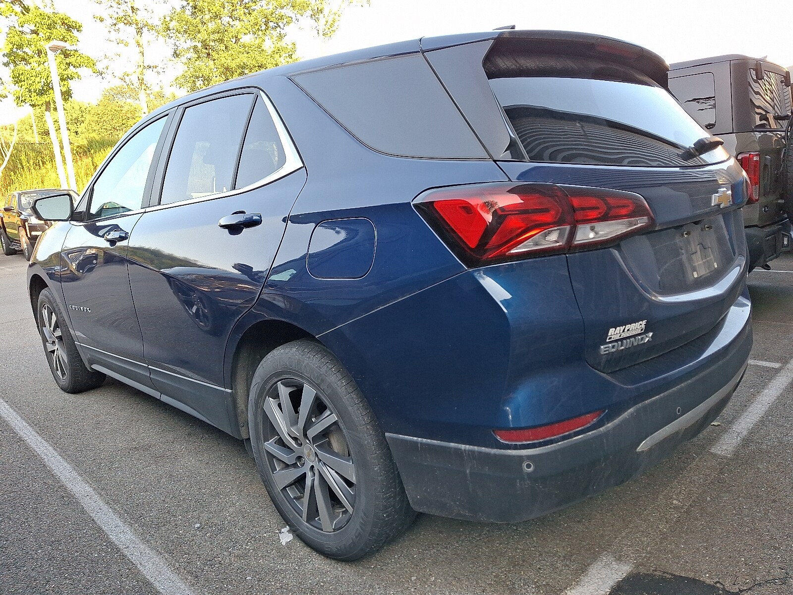 2022 Chevrolet Equinox LT photo 2