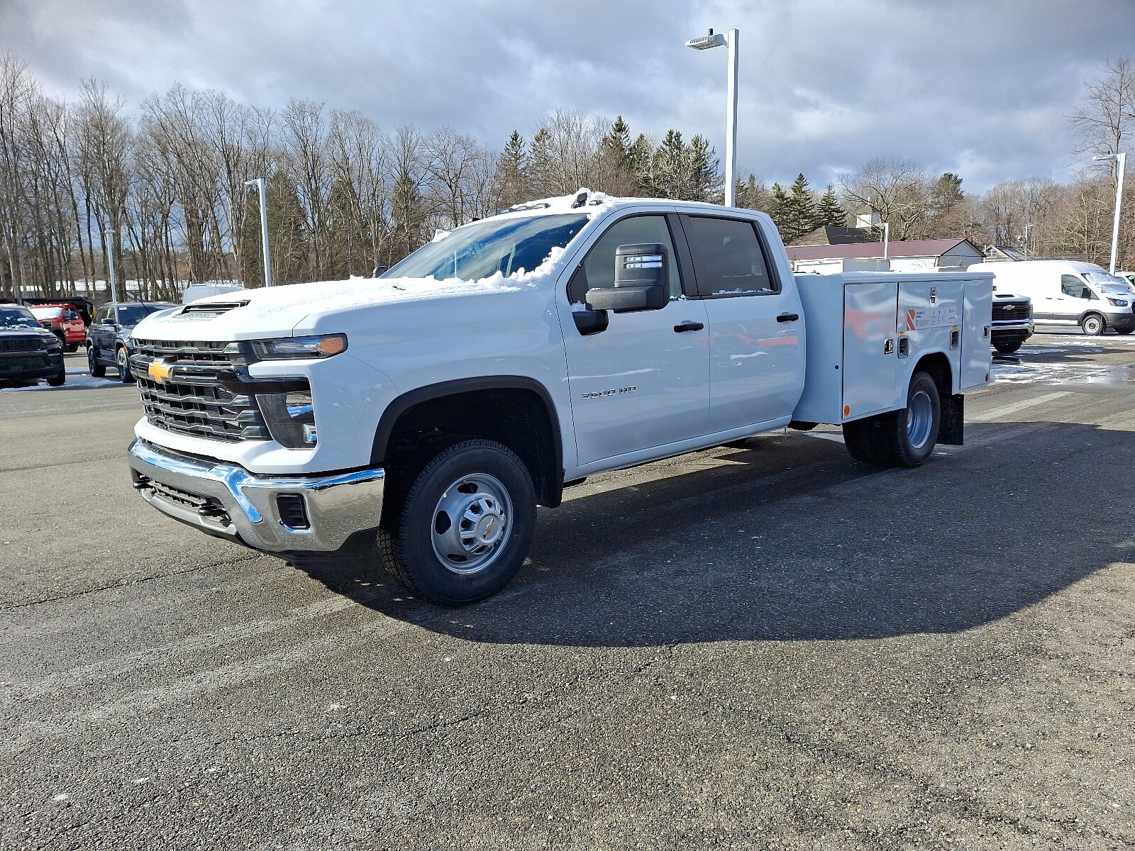 2025 Chevrolet Silverado 3500HD Work Truck photo 2