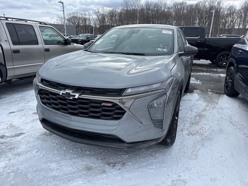 Used 2025 Chevrolet Trax 1RS SUV