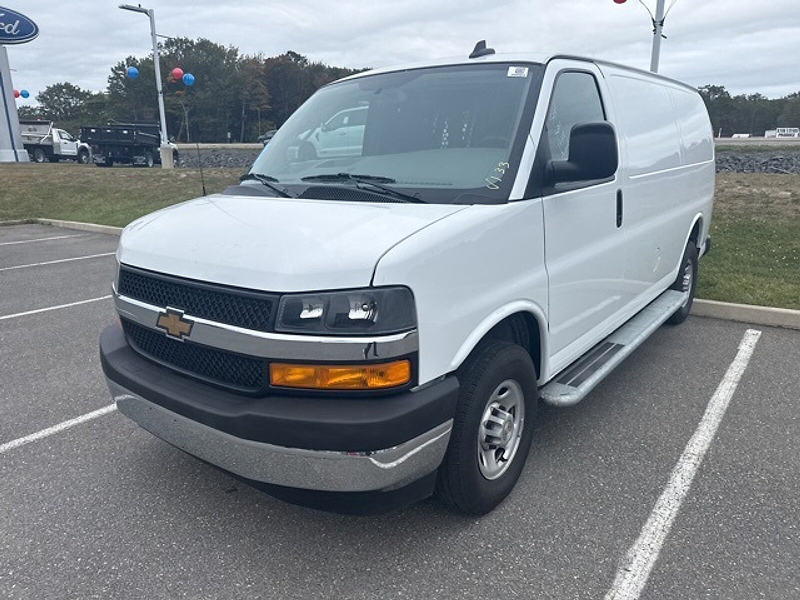 2024 Chevrolet Express Cargo 2500 Van photo 2