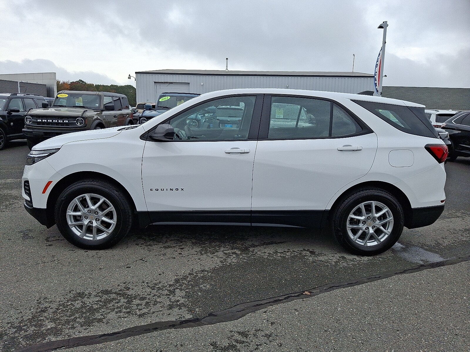 2024 Chevrolet Equinox LS photo 4