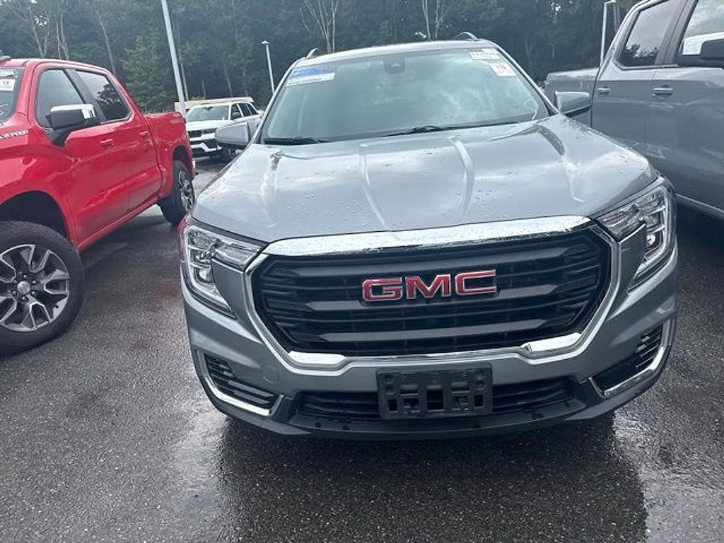 Used 2024 GMC Terrain SLE SUV