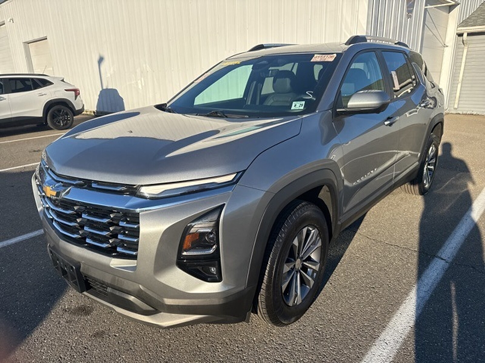 2025 Chevrolet Equinox LT photo 4