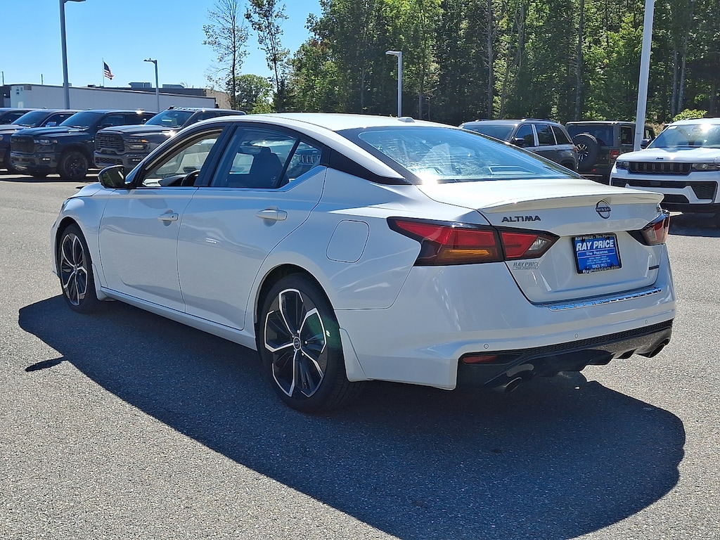 Used 2023 Nissan Altima SR VC-Turbo FWD Sedan