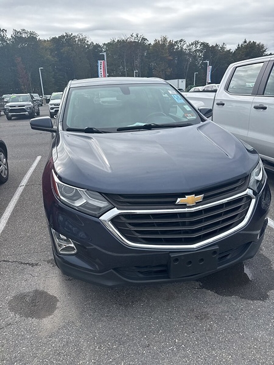 2018 Chevrolet Equinox LT photo 3