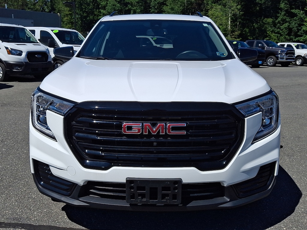 Used 2023 GMC Terrain SLE SUV