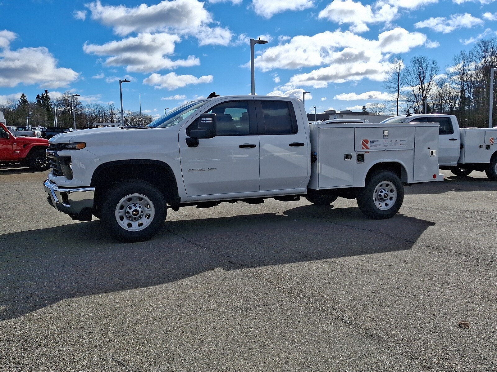 2025 Chevrolet Silverado 3500HD photo 2