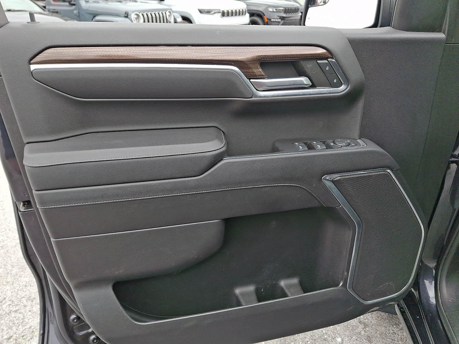 2023 Chevrolet Silverado 1500 LT - Photo 12