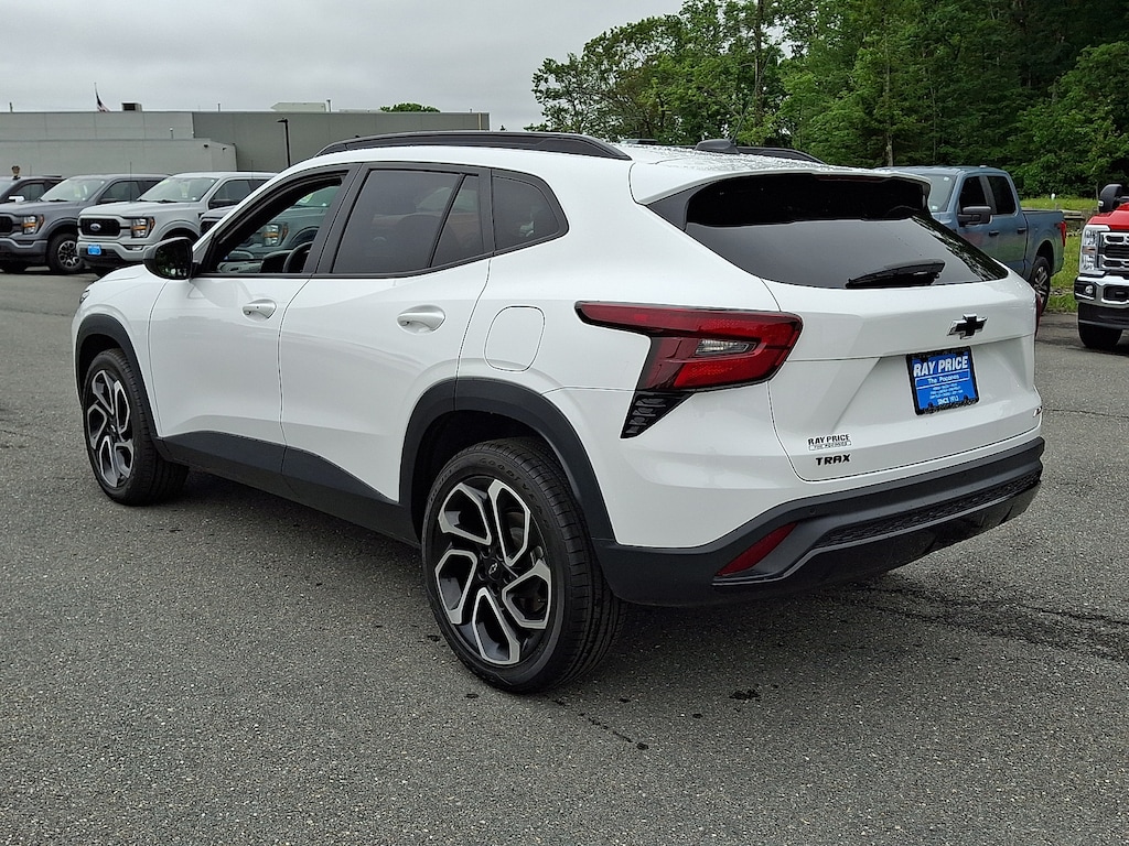 Used 2025 Chevrolet Trax 2RS SUV