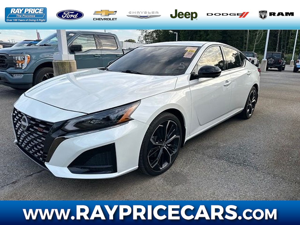 Used 2023 Nissan Altima SR VC-Turbo FWD Sedan