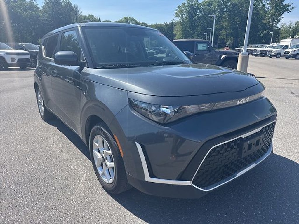 Used 2025 Kia Soul LX Hatchback