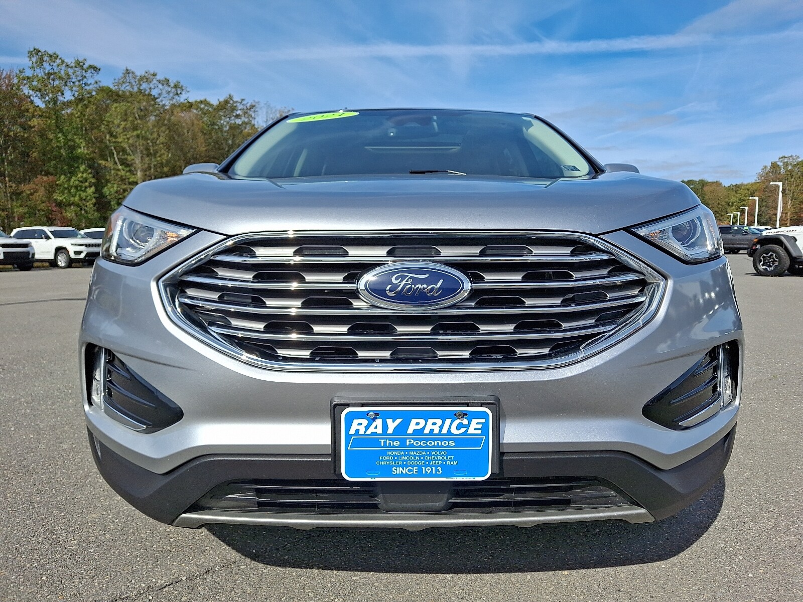 2021 Ford Edge SEL photo 2