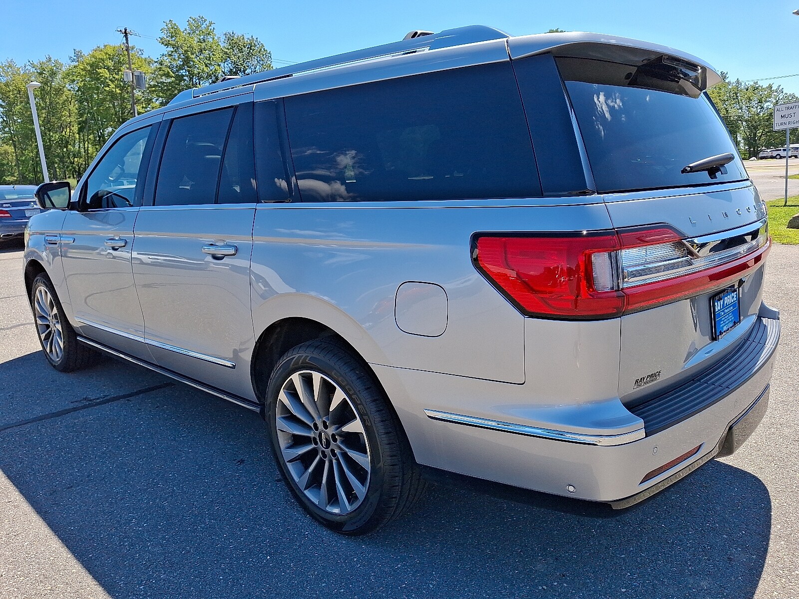 2020 Lincoln Navigator L Reserve photo 3