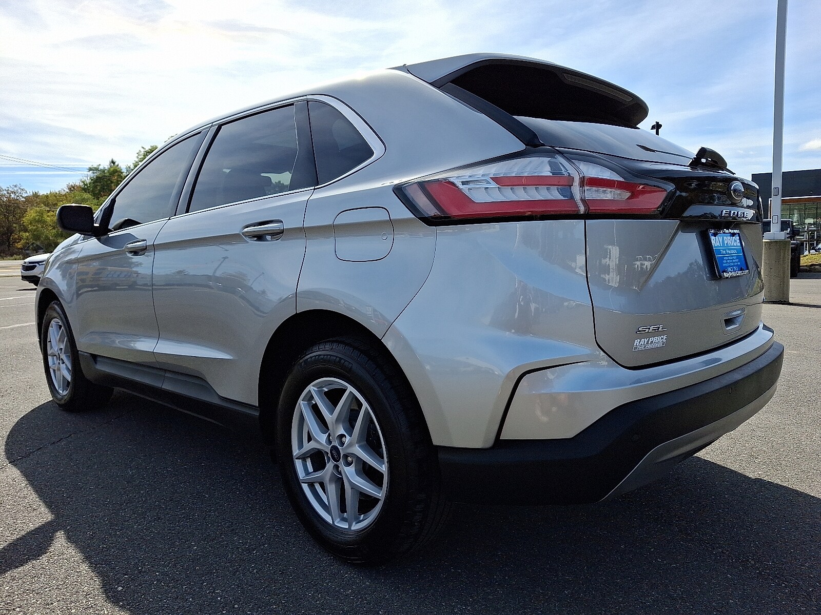 2021 Ford Edge SEL photo 4