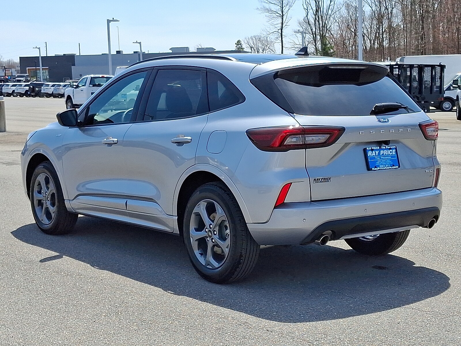 2024 Ford Escape ST-Line photo 2