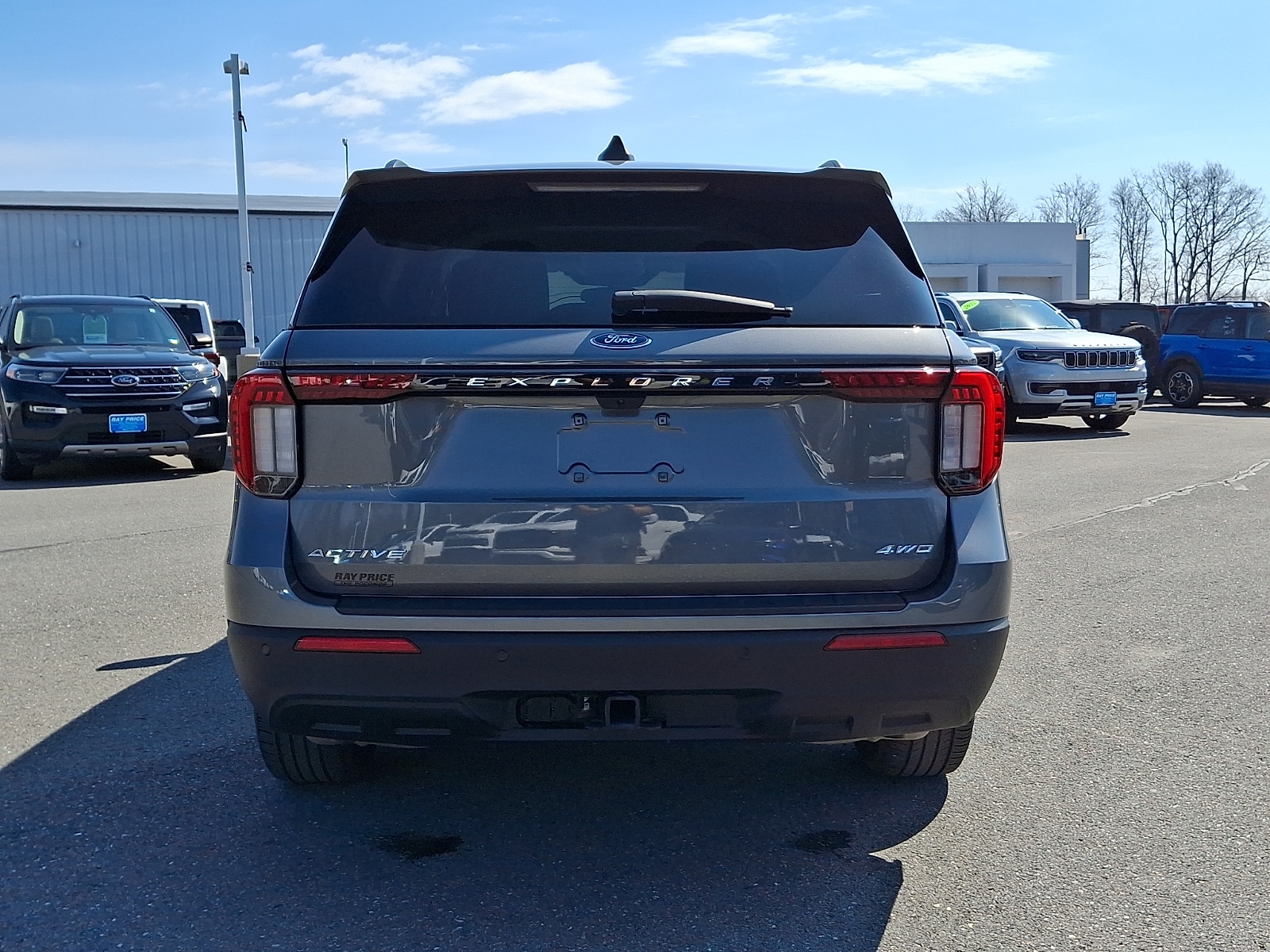 2025 Ford Explorer Active - Photo 5