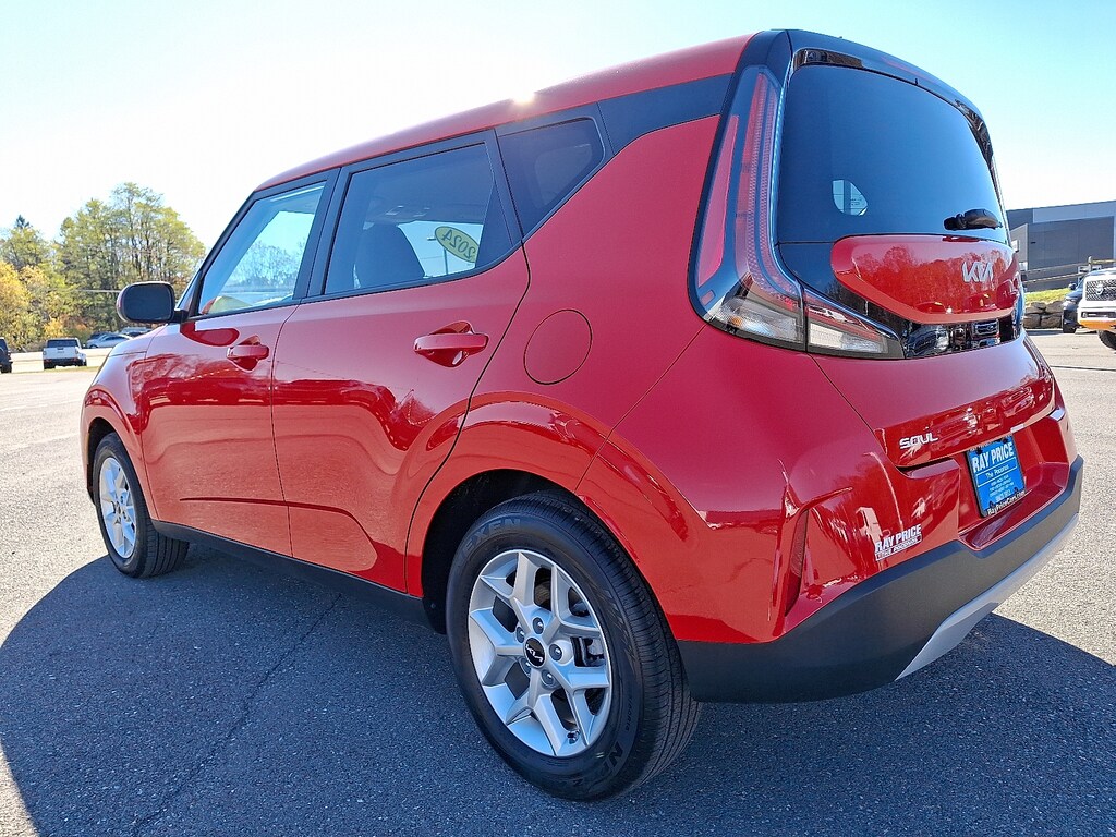 Used 2024 Kia Soul LX Hatchback