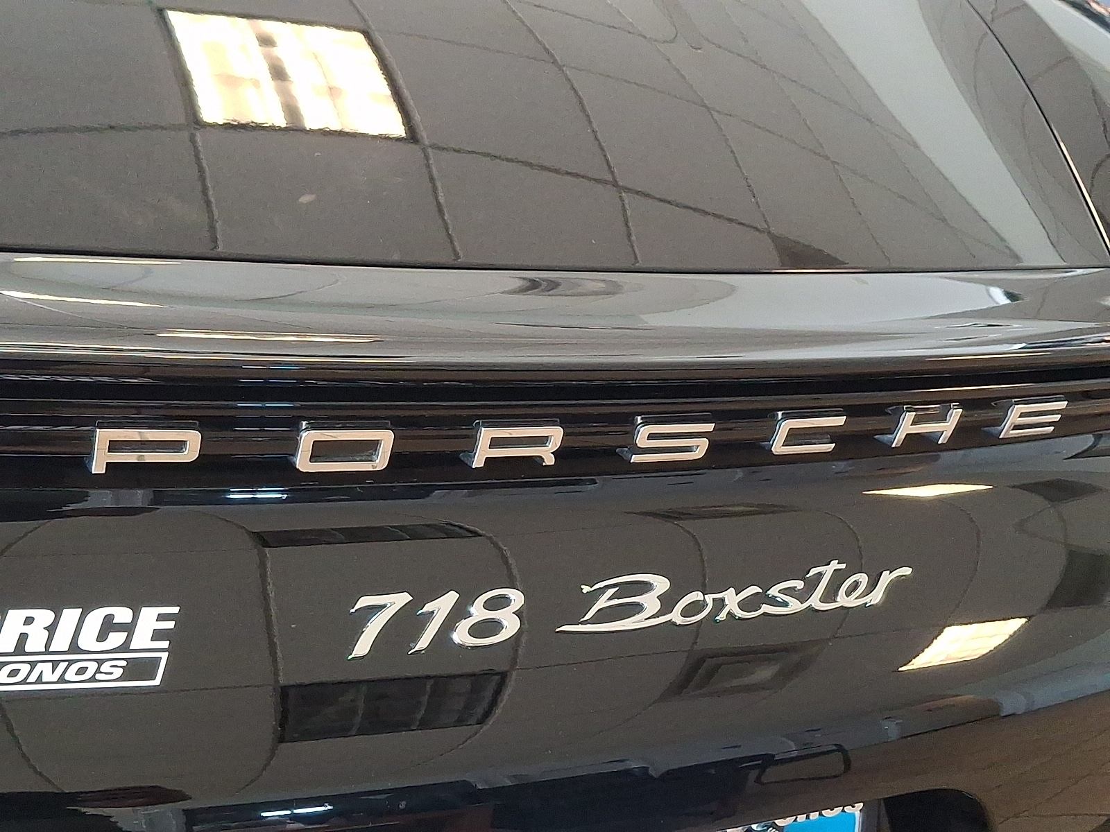 2025 Porsche 718 29