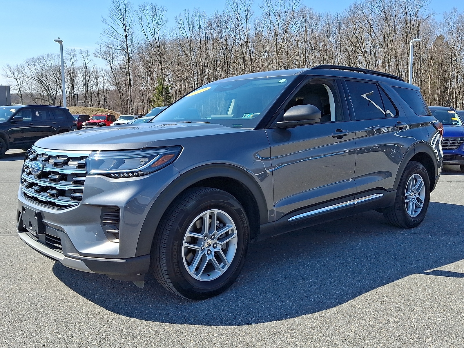 2025 Ford Explorer Active - Photo 3