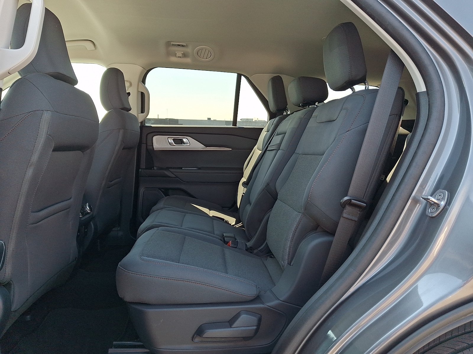 2025 Ford Explorer Active - Photo 10